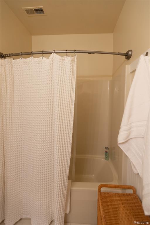 7988 Hillside Lakes Drive, Brighton, MI 48116 — Photo 53
