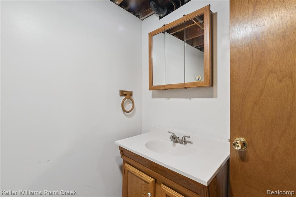 8457 Potomac Street, Center Line, MI 48015 — Photo 35