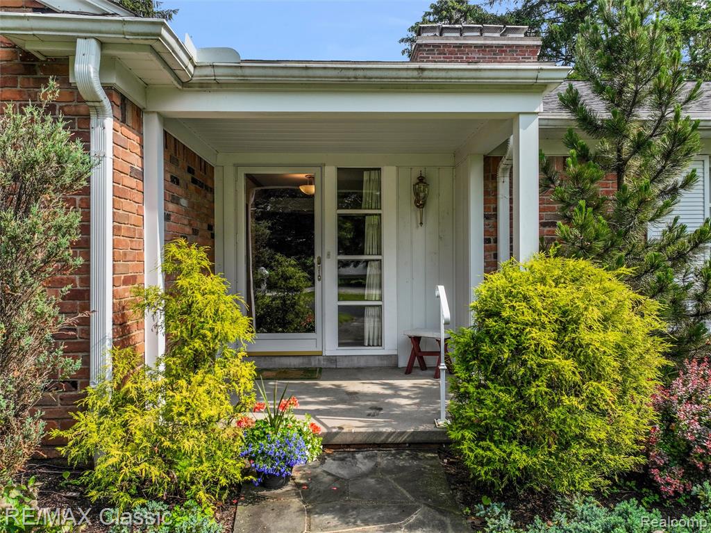 830 JONATHAN Lane, Bloomfield Hills, MI 48302 — Photo 9