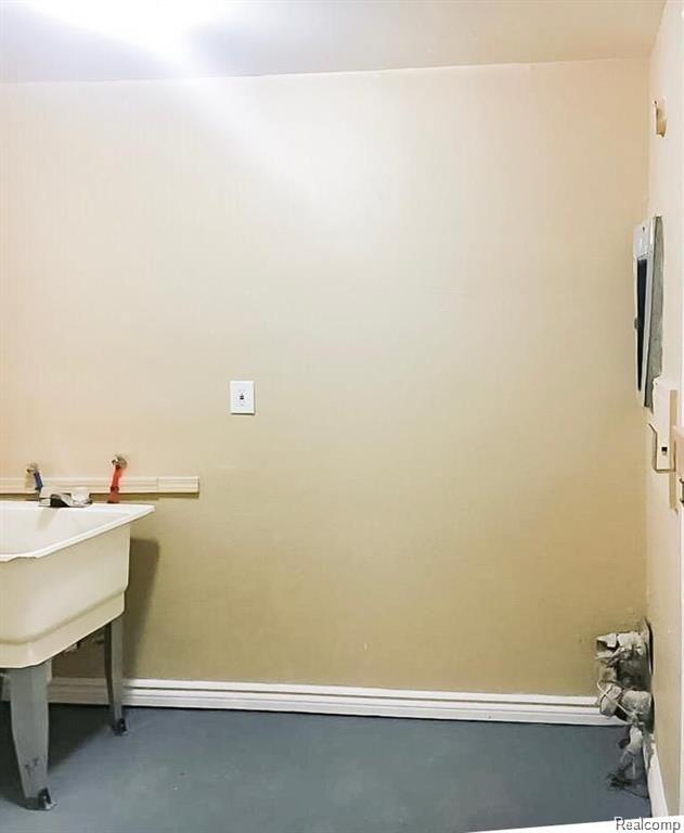 8090 ROBSON Street, Detroit, MI 48228 — Photo 10