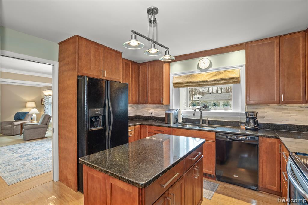 5551 NORTHCOTE, West Bloomfield, MI — Photo 15