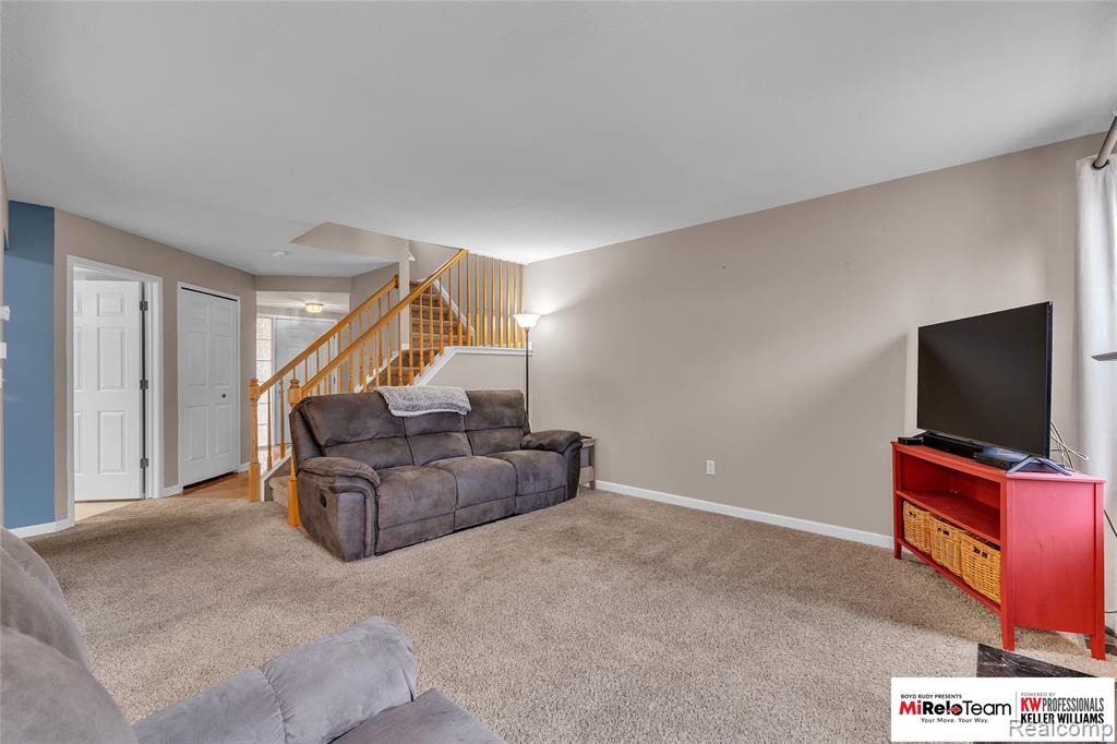 4516 Willow View Court, Howell, MI 48843 — Photo 6