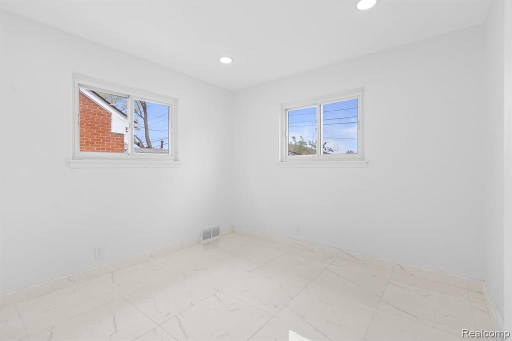 7246 PAYNE Avenue, Dearborn, MI 48126 — Photo 12