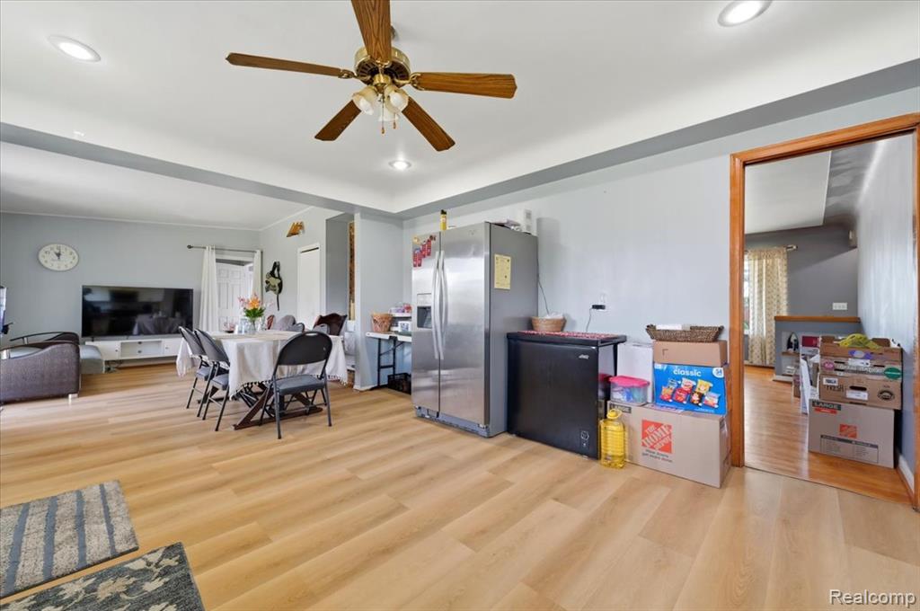 8565 POTOMAC Street, Center Line, MI 48015 — Photo 16