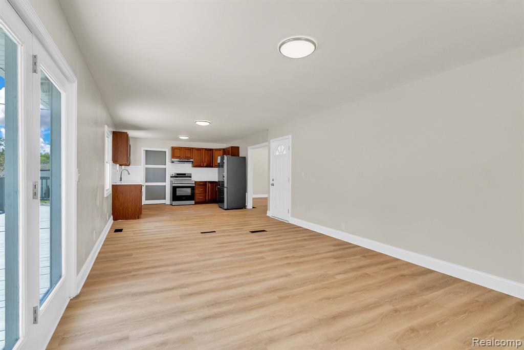 4046 State Road, Fort Gratiot, MI 48059 — Photo 18
