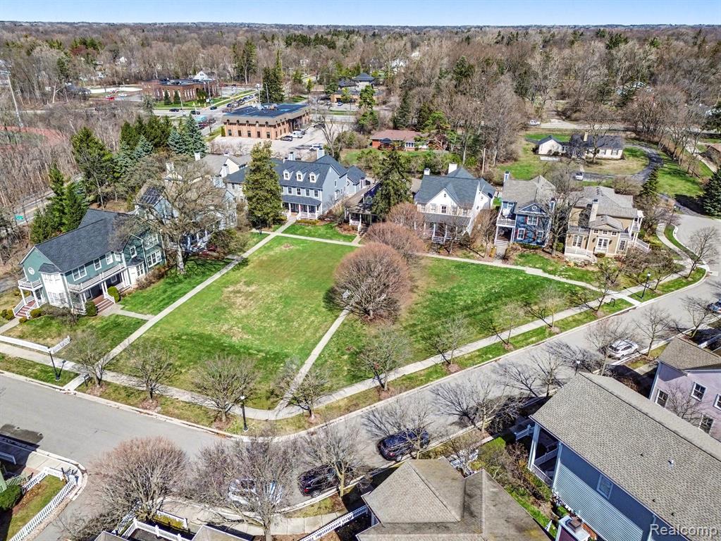 4 Riverbank Drive, Beverly Hills, MI 48025 — Photo 32