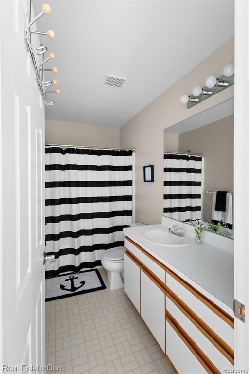 41694 MAGNOLIA Court, Novi, MI 48377 — Photo 17