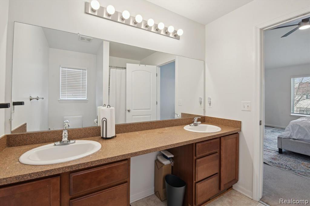 9998 ROLAN MEADOWS Drive, Belleville, MI 48111 — Photo 35