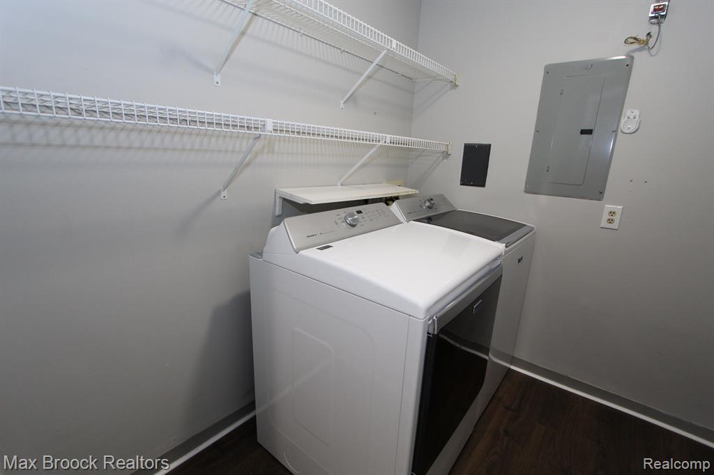6620 RIDGEFIELD Circle, 204, West Bloomfield, MI — Photo 17