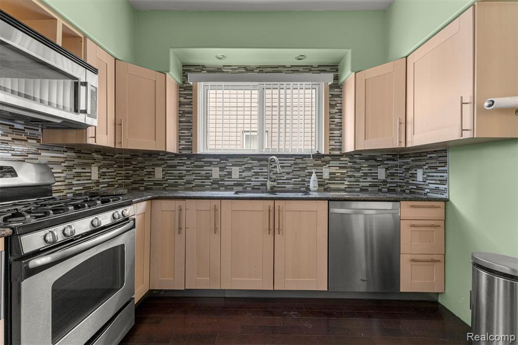 5210 Maple Street, Dearborn, MI 48126 — Photo 13