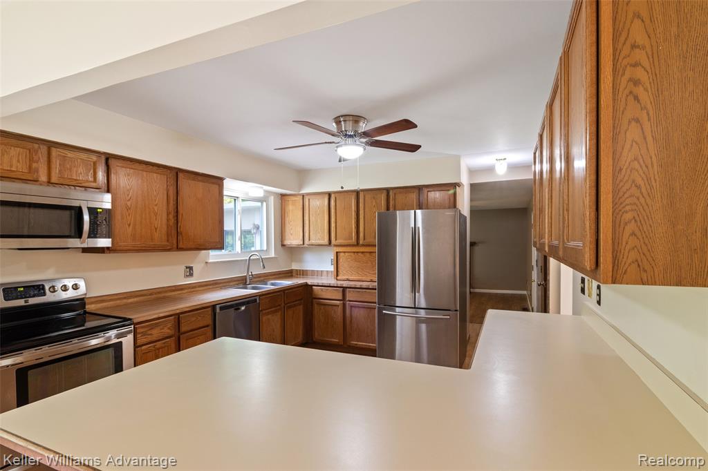 5671 Caren Drive, Ypsilanti, MI 48197 — Photo 8