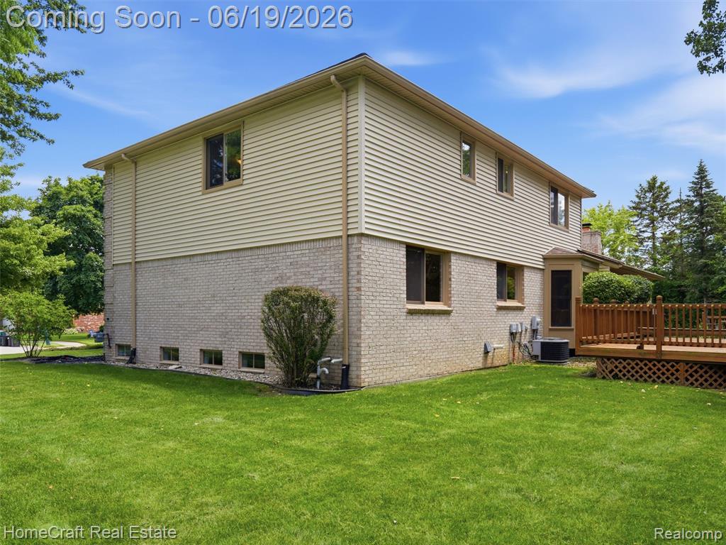 8829 WOODBERRY Road, Plymouth, MI 48170 — Photo 29