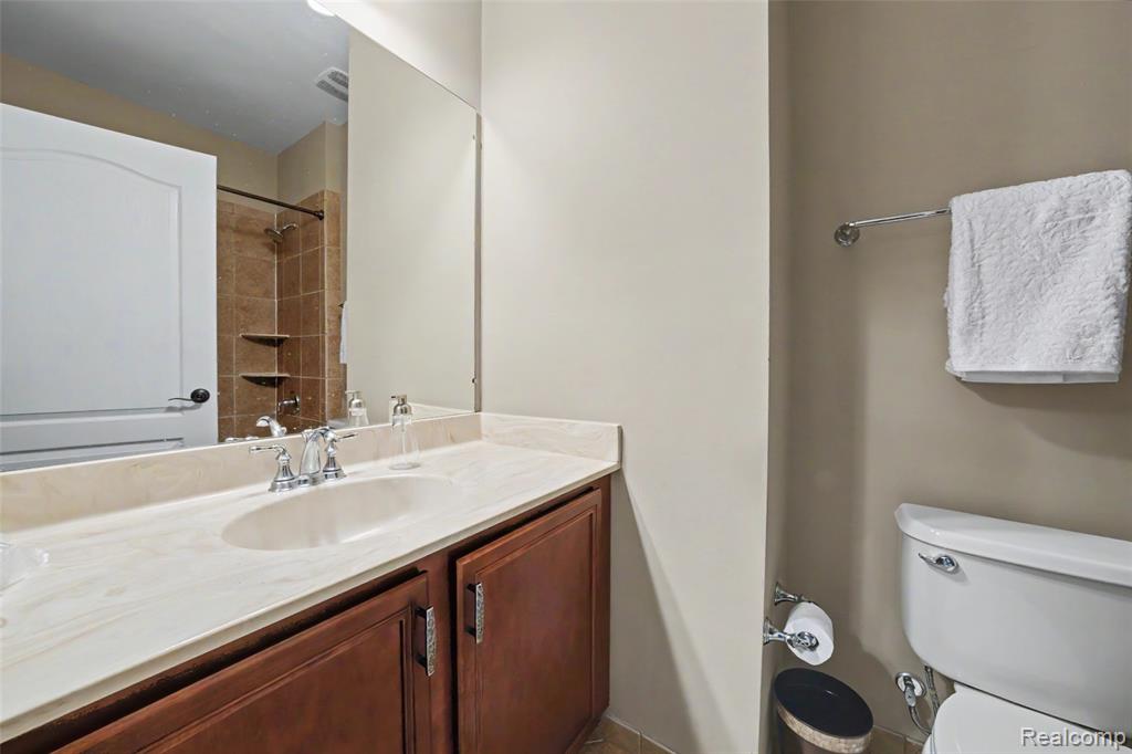 7286 Brentwood Court, Ypsilanti, MI 48198 — Photo 51