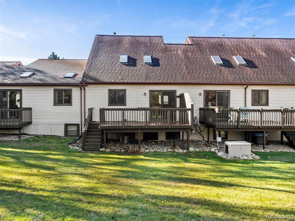 9026 E Bluewater Drive, Clarkston, MI 48348 — Photo 21