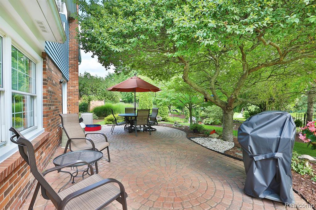 41001 RAYBURN Drive, Northville, MI 48168 — Photo 26