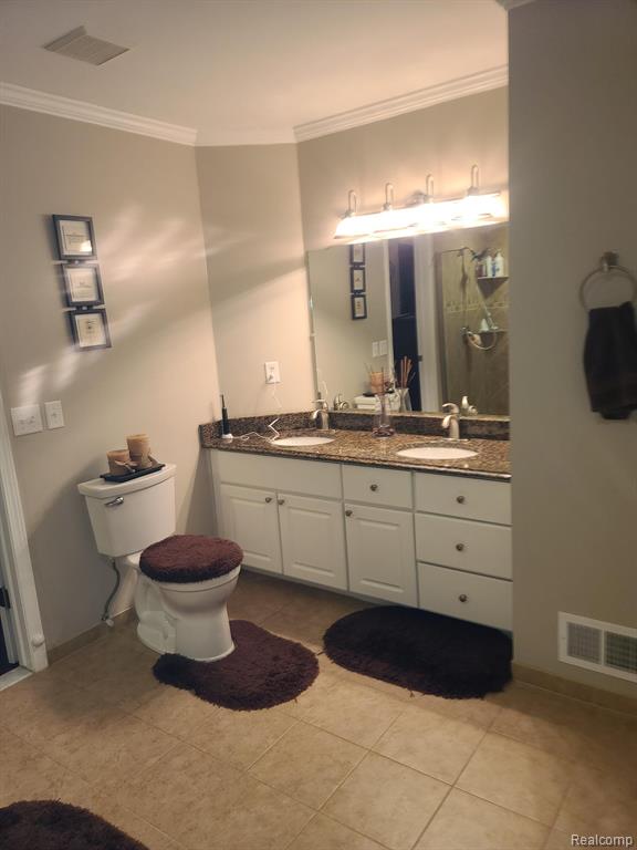 43201 POINTE Drive, Clinton Twp, MI 48038 — Photo 22