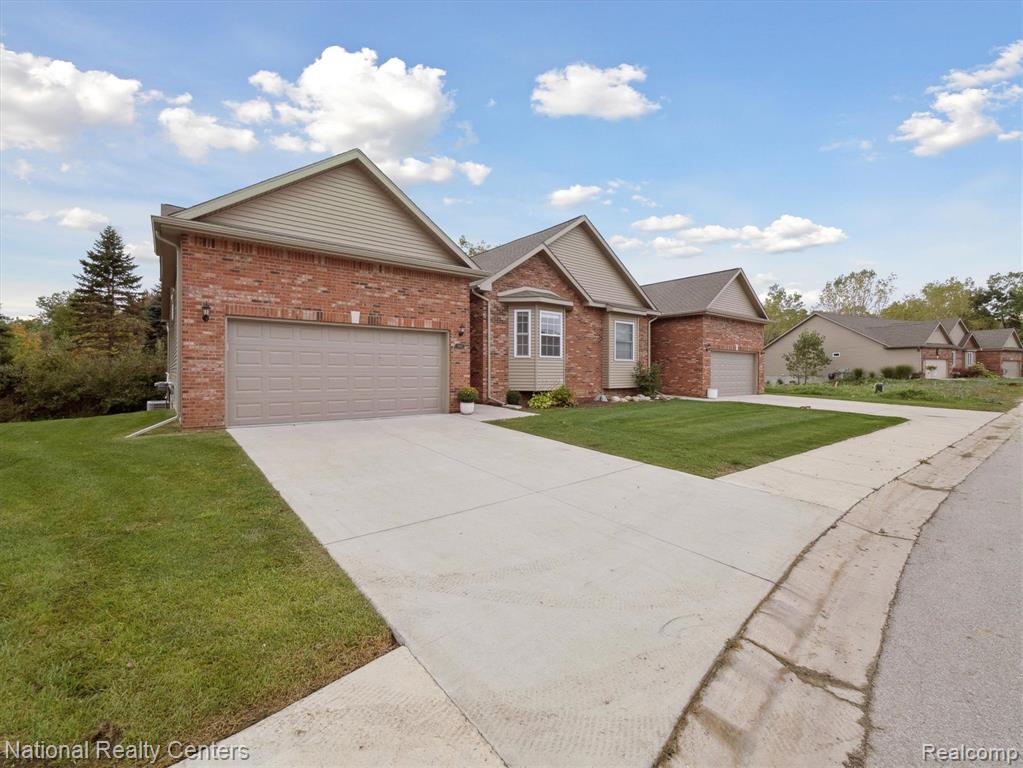 13163 Harbor Landings Drive, 112, Fenton, MI 48430 — Photo 42
