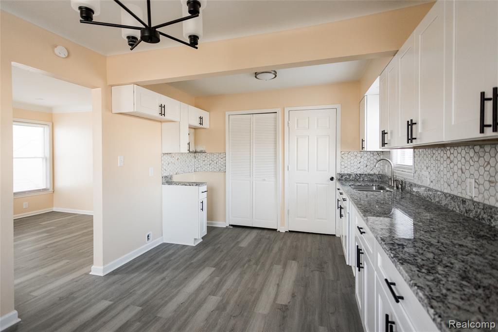 19100 Kingsville Street, Harper Woods, MI 48225 — Photo 6