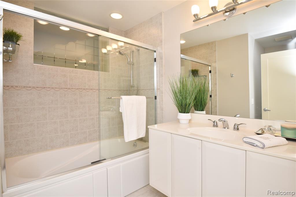 6727 Lahser Road, Bloomfield Hills, MI 48301 — Photo 24