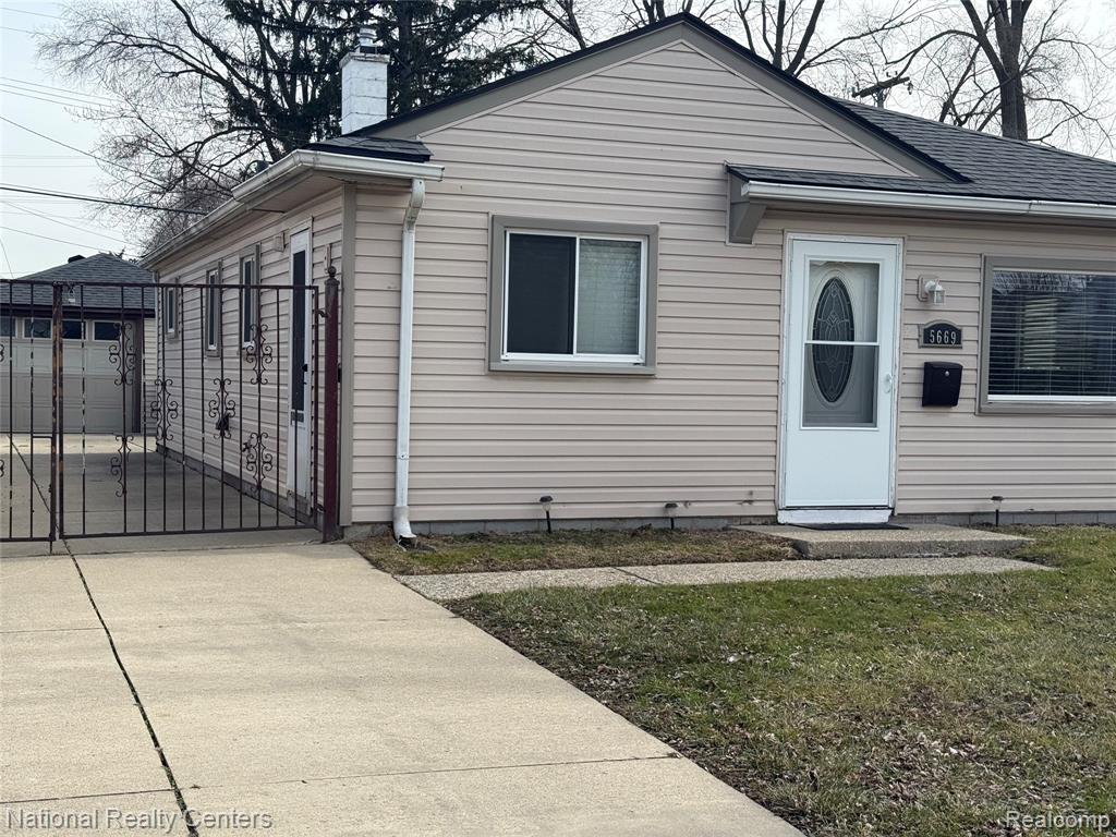 5669 KATHERINE Street, Dearborn Heights, MI 48125 — Photo 2
