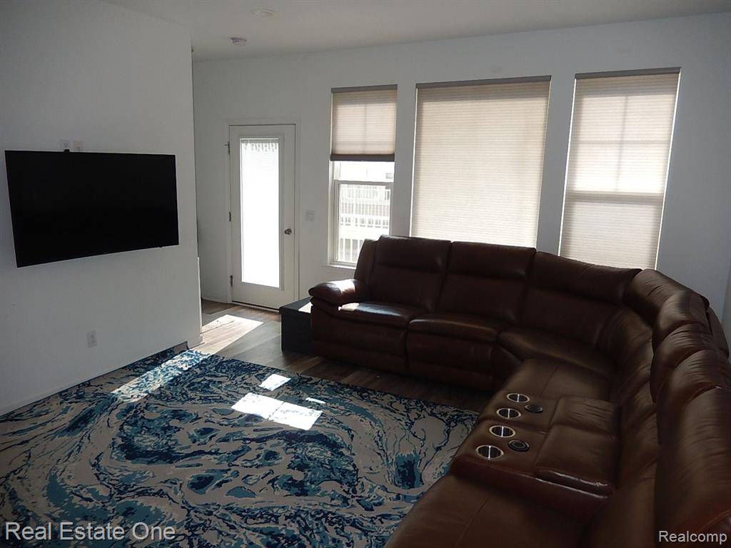 123 MONUMENT Lane, Wixom, MI 48393 — Photo 8