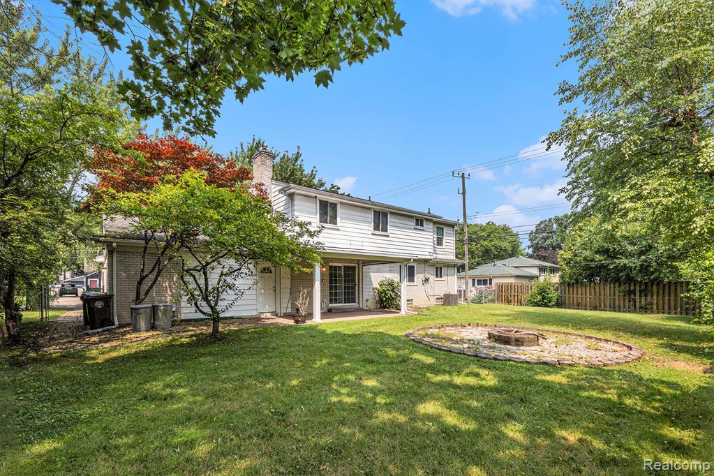 20740 Marter Road, Grosse Pointe Woods, MI 48236 — Photo 22