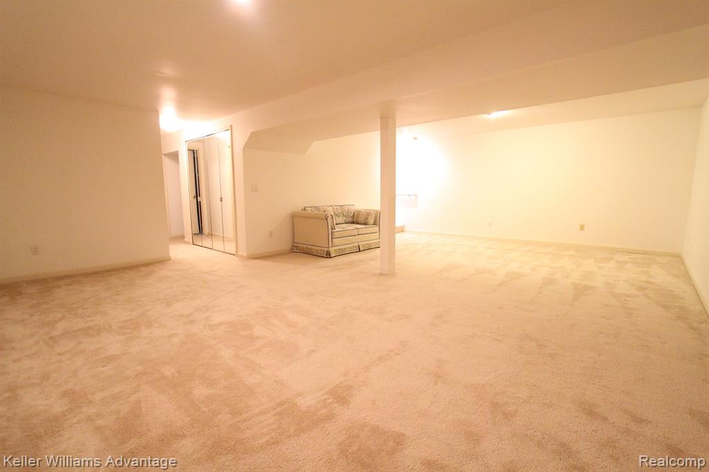 22132 Edgewater, Novi, MI — Photo 17