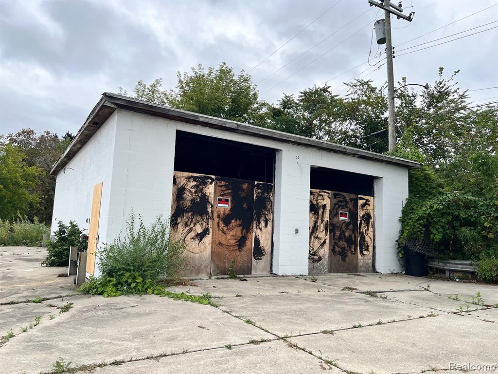 12098 FLANDERS Street, Detroit, MI 48205
