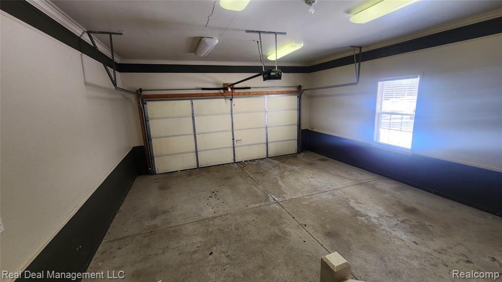 6146 Lone Oak Circle, Grand Blanc, MI 48439 — Photo 10