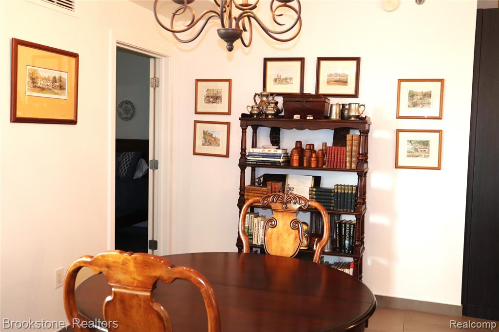 432 Washington Avenue, 1304, Royal Oak, MI 48067 — Photo 13