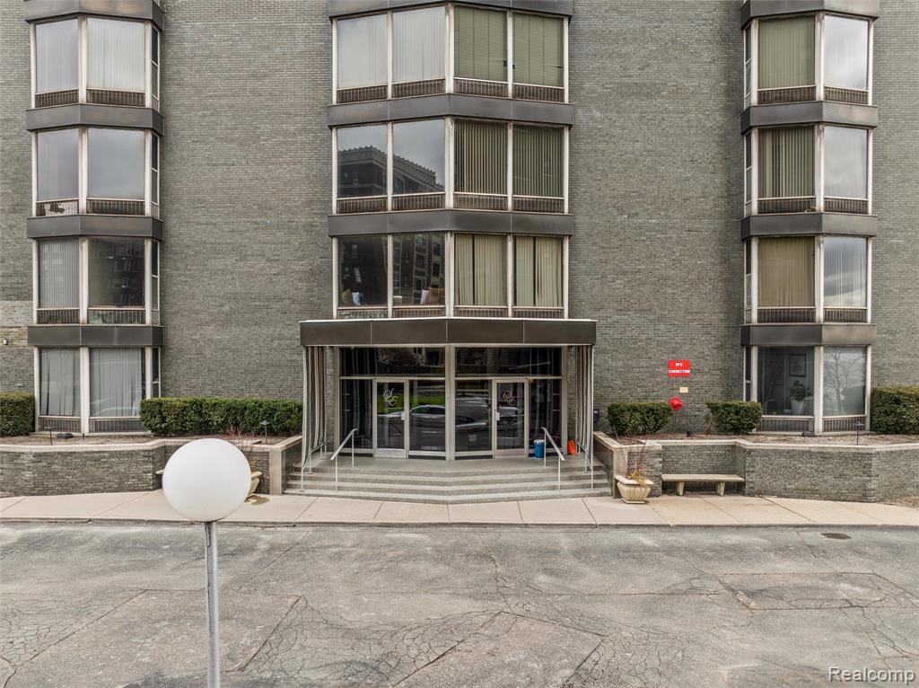 8200 E Jefferson Avenue, 506, Detroit, MI 48214 — Photo 3
