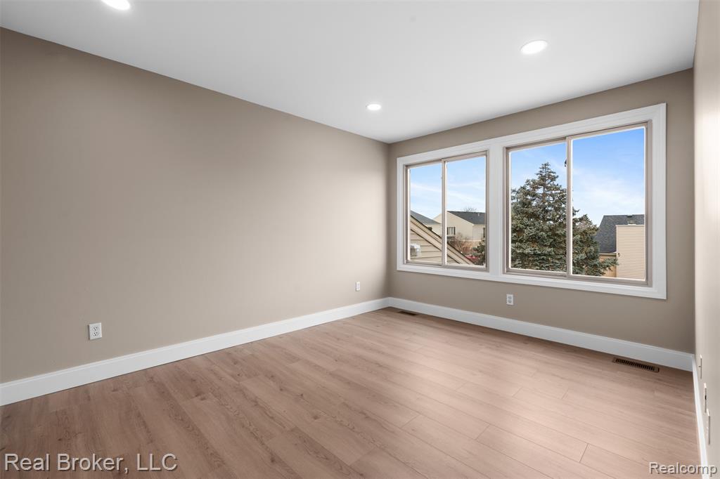 44594 Connecticut, Clinton Twp, MI 48038 — Photo 14