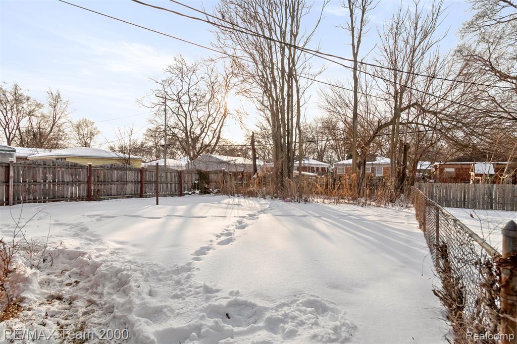 20295 Huntington Road, Detroit, MI 48219 — Photo 33