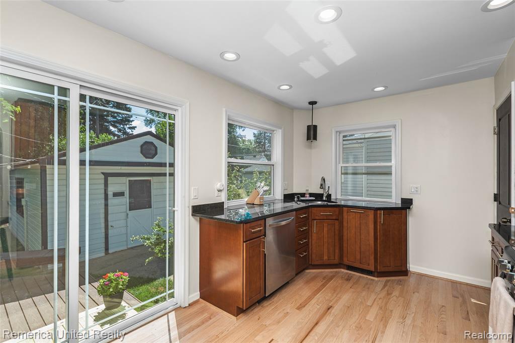717 S Edgeworth Avenue, Royal Oak, MI 48067 — Photo 23