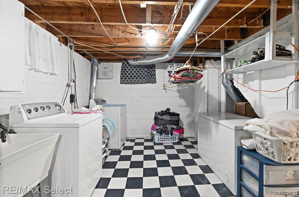 945 Salisbury Avenue, Flint, MI 48532 — Photo 33