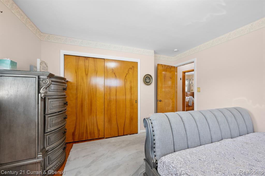 730 WOODCREST Drive, Dearborn, MI 48124 — Photo 15