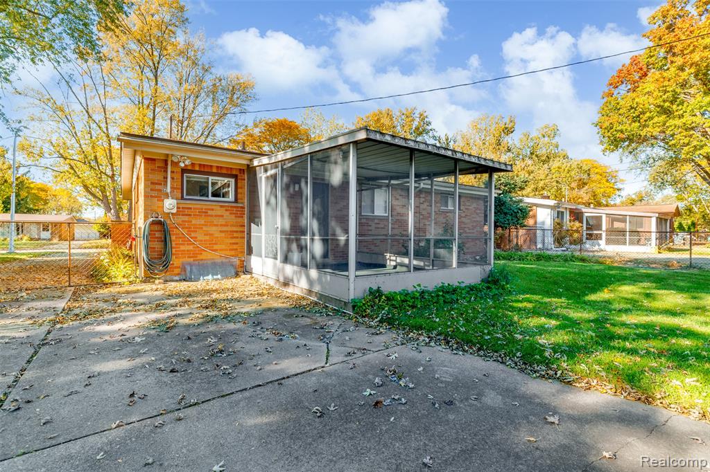 9212 Idaho Street, Livonia, MI 48150 — Photo 28