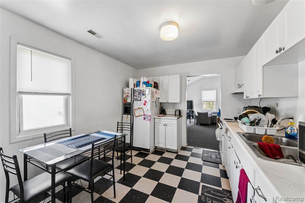 11472 E Lippincott Boulevard, Davison, MI 48423 — Photo 20