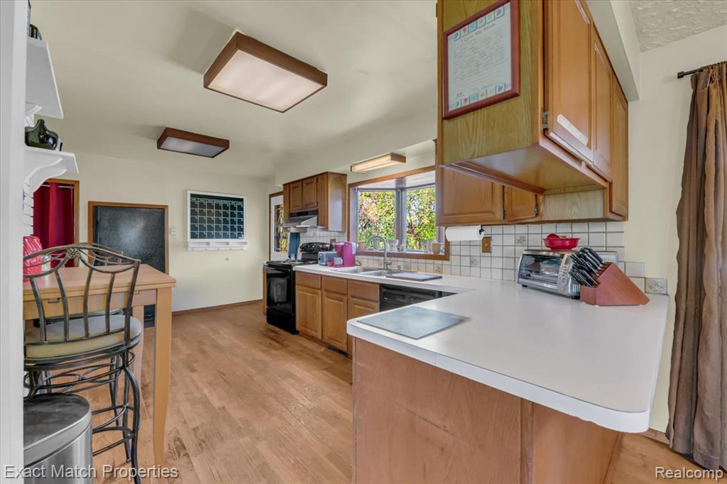 7600 Haley Road, White Lake, MI 48383 — Photo 11
