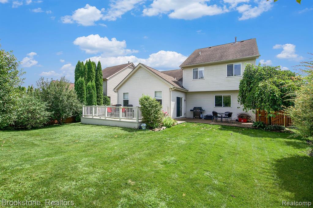 7673 PAINT CREEK Drive, Ypsilanti, MI 48197 — Photo 17