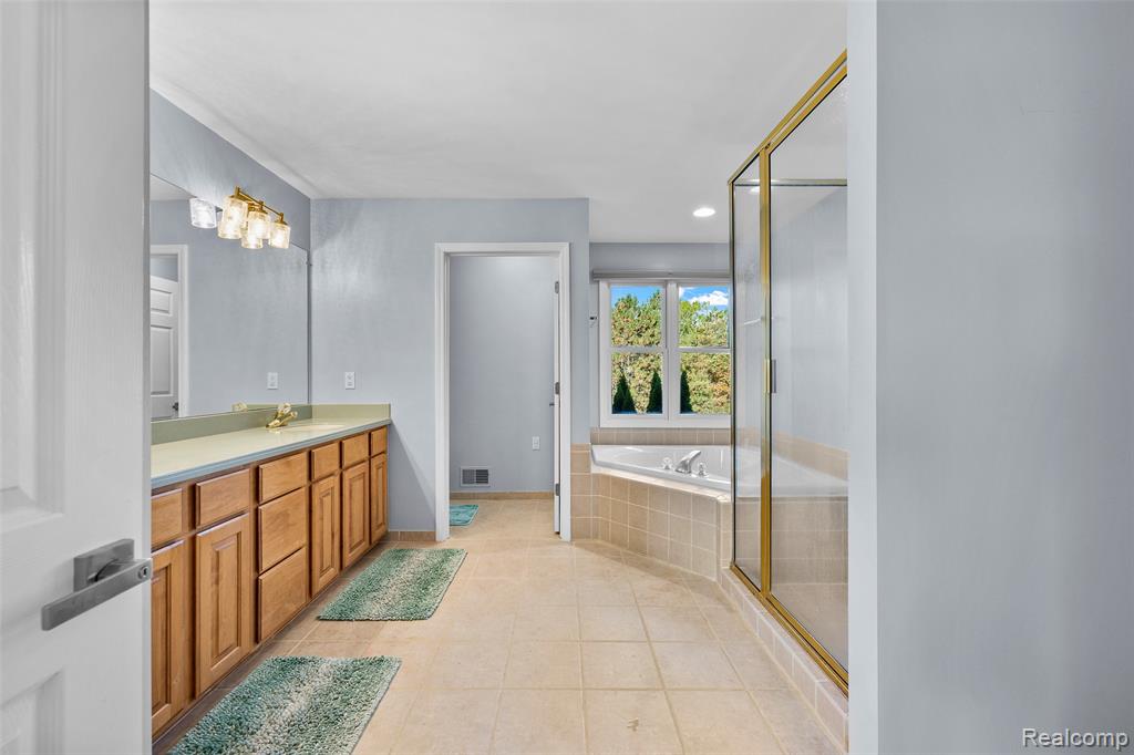 4476 Woodcliff Court, Rochester, MI 48306 — Photo 28