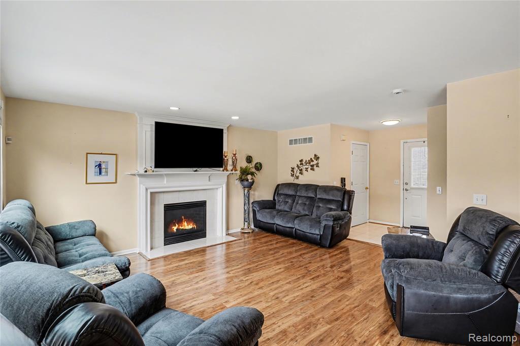 6420 Crestview Drive, Holly, MI 48442 — Photo 3