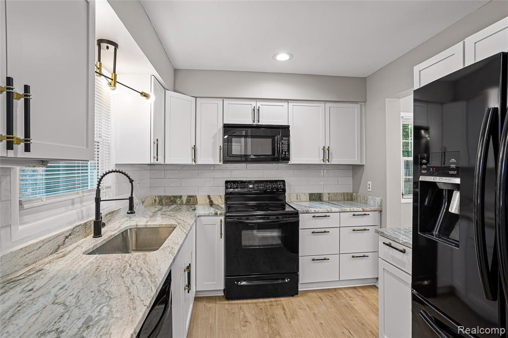 5232 Breeze Hill Place, Troy, MI 48098 — Photo 6