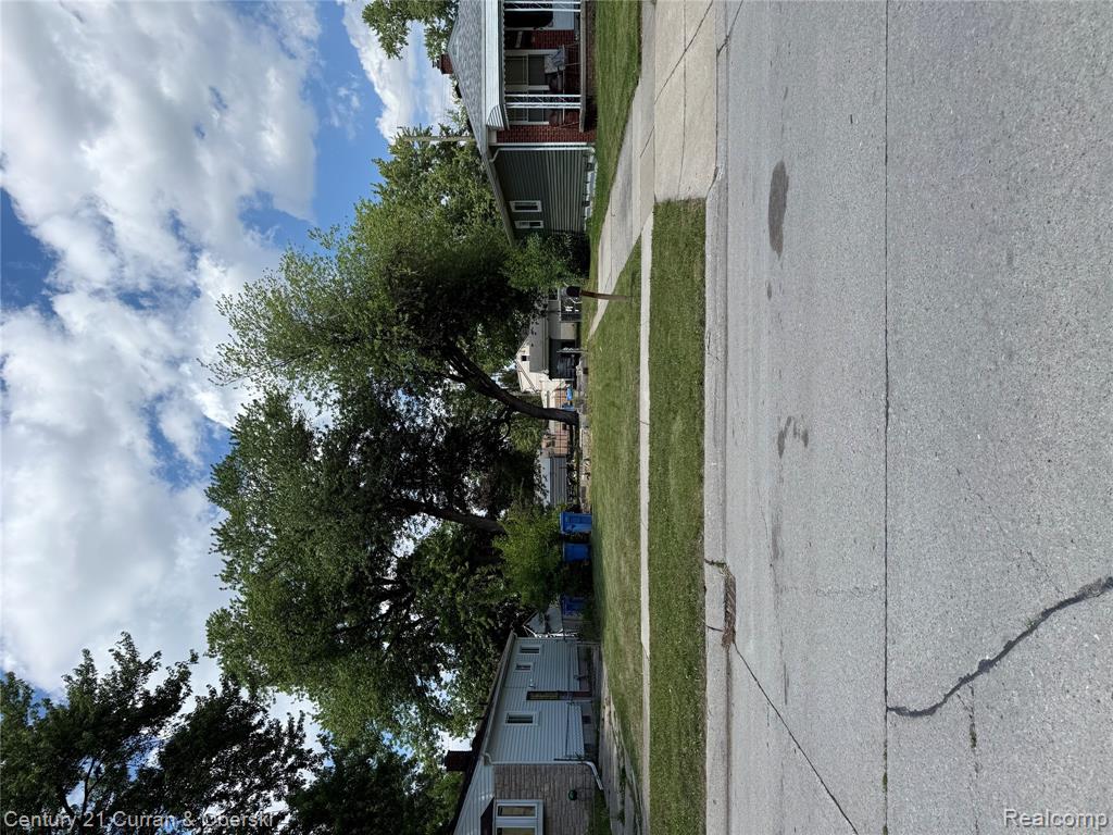 18720 Powers Avenue, Dearborn Heights, MI 48125