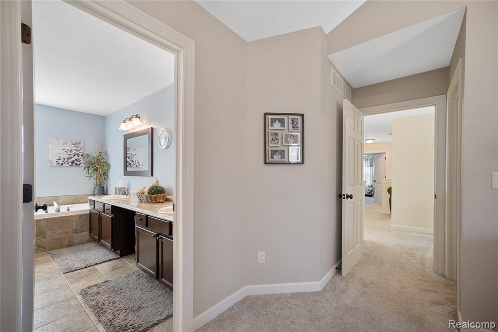 529 Napa Valley Drive, Milford, MI 48381 — Photo 17