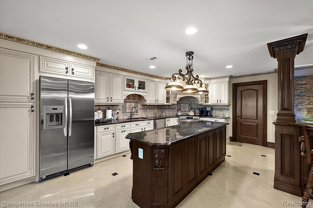 7220 Essex Drive, West Bloomfield, MI — Photo 86