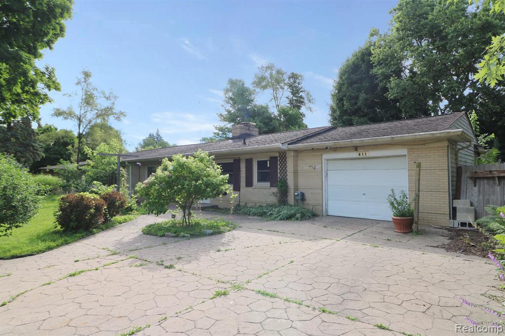 411 COMMONWEALTH Avenue, Flint, MI 48503 — Photo 2