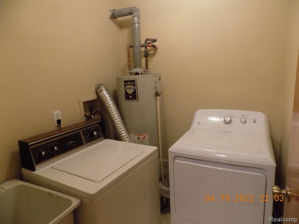 15246 ASHLEY Court, Macomb, MI 48044 — Photo 9