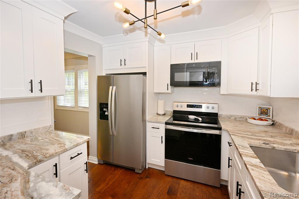 1562 Brentwood Drive, Troy, MI 48098 — Photo 4