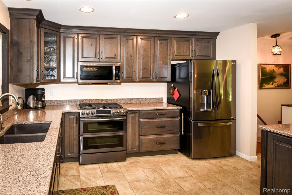 9245 PINE KNOB Road, Clarkston, MI 48348 — Photo 19